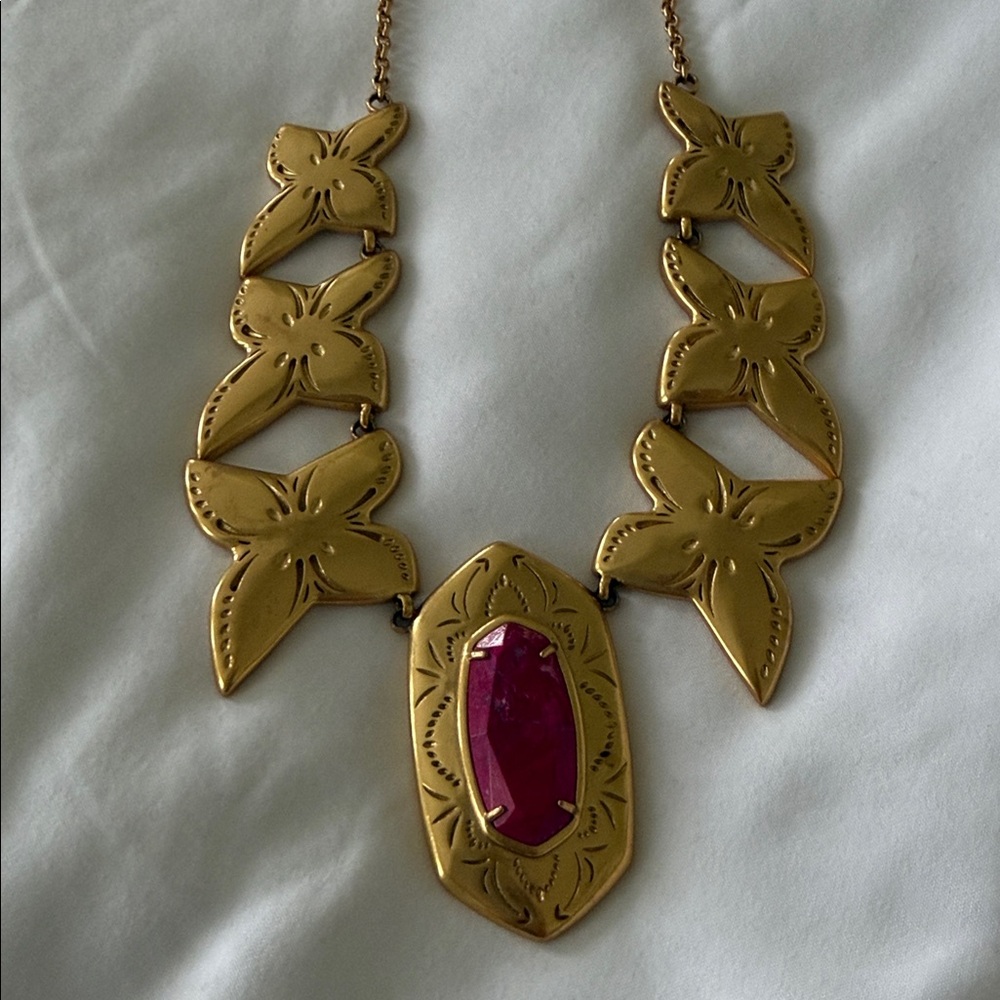 Kendra Scott Yellow Rose Necklace - Picture 3 of 3